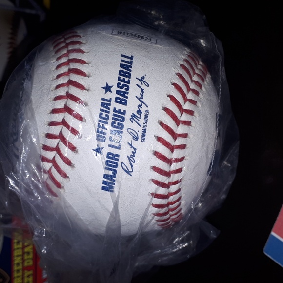 Autographed Baseball 2021 - Picture 4 of 5